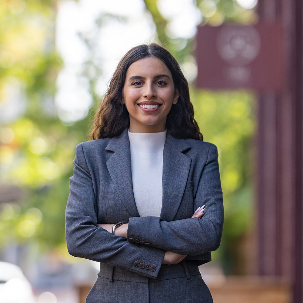 YasiShahidian-1000×1000-Full